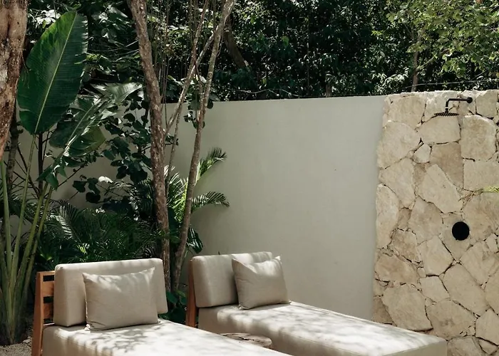 Aion Amazing 5 Bdr 3 Pools&roof Villa