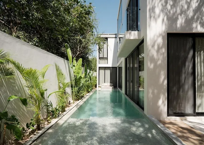 Aion Amazing 5 Bdr 3 Pools&roof