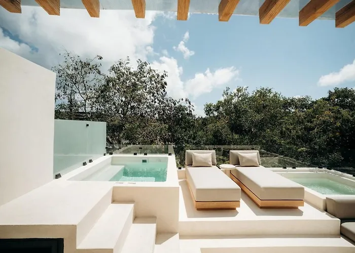 Aion Amazing 5 Bdr 3 Pools&roof