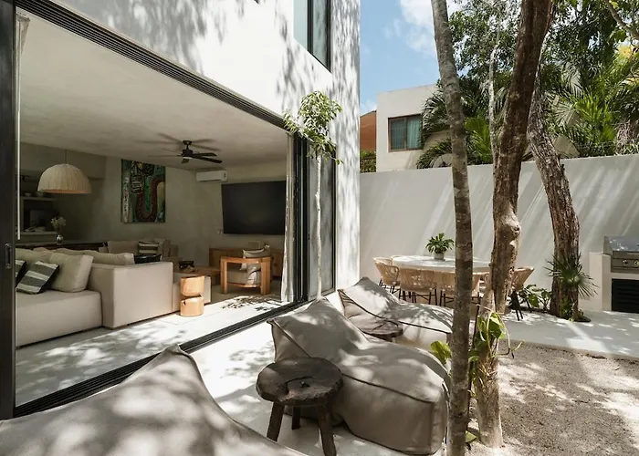 Aion Amazing 5 Bdr 3 Pools&roof Villa